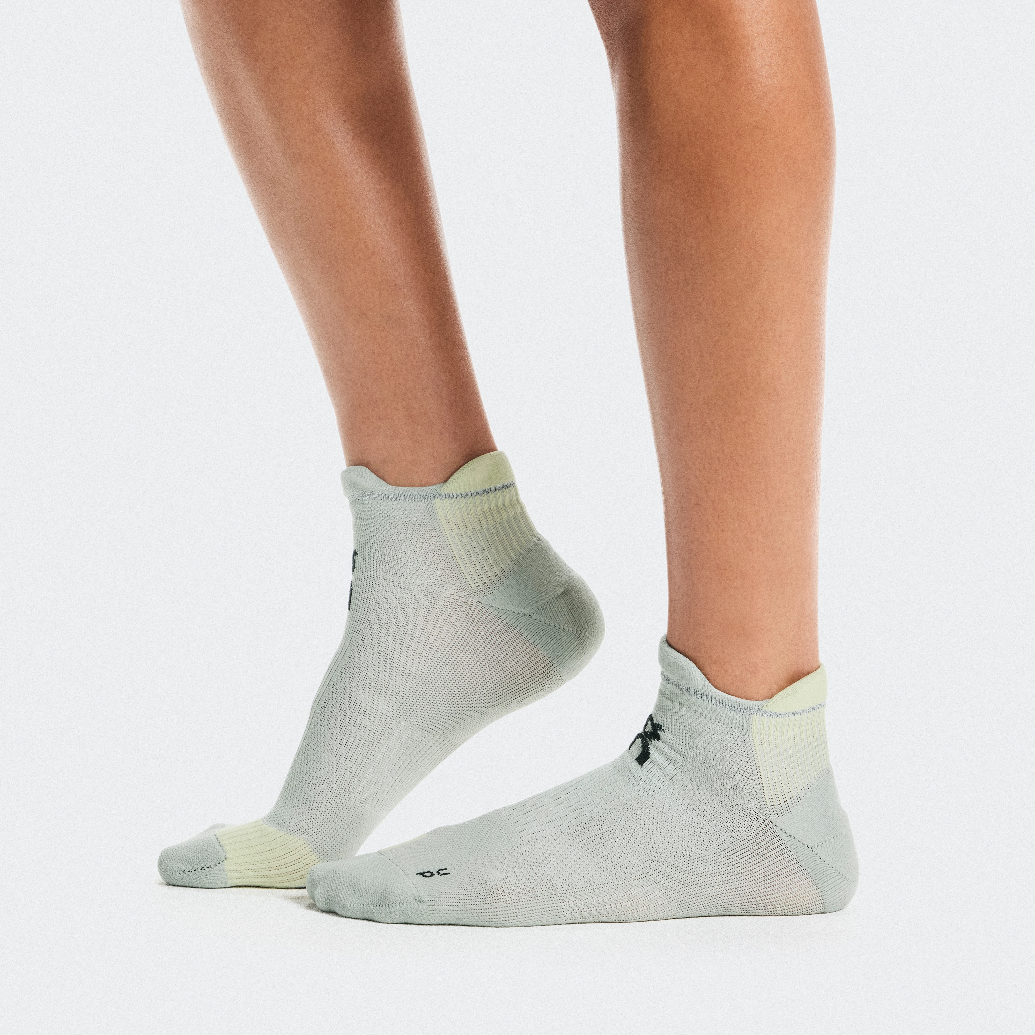 On Performance Run Sock Low Tin & Lemonade Unisexe – Running haute performance, respirabilité, amorti Chaussettes