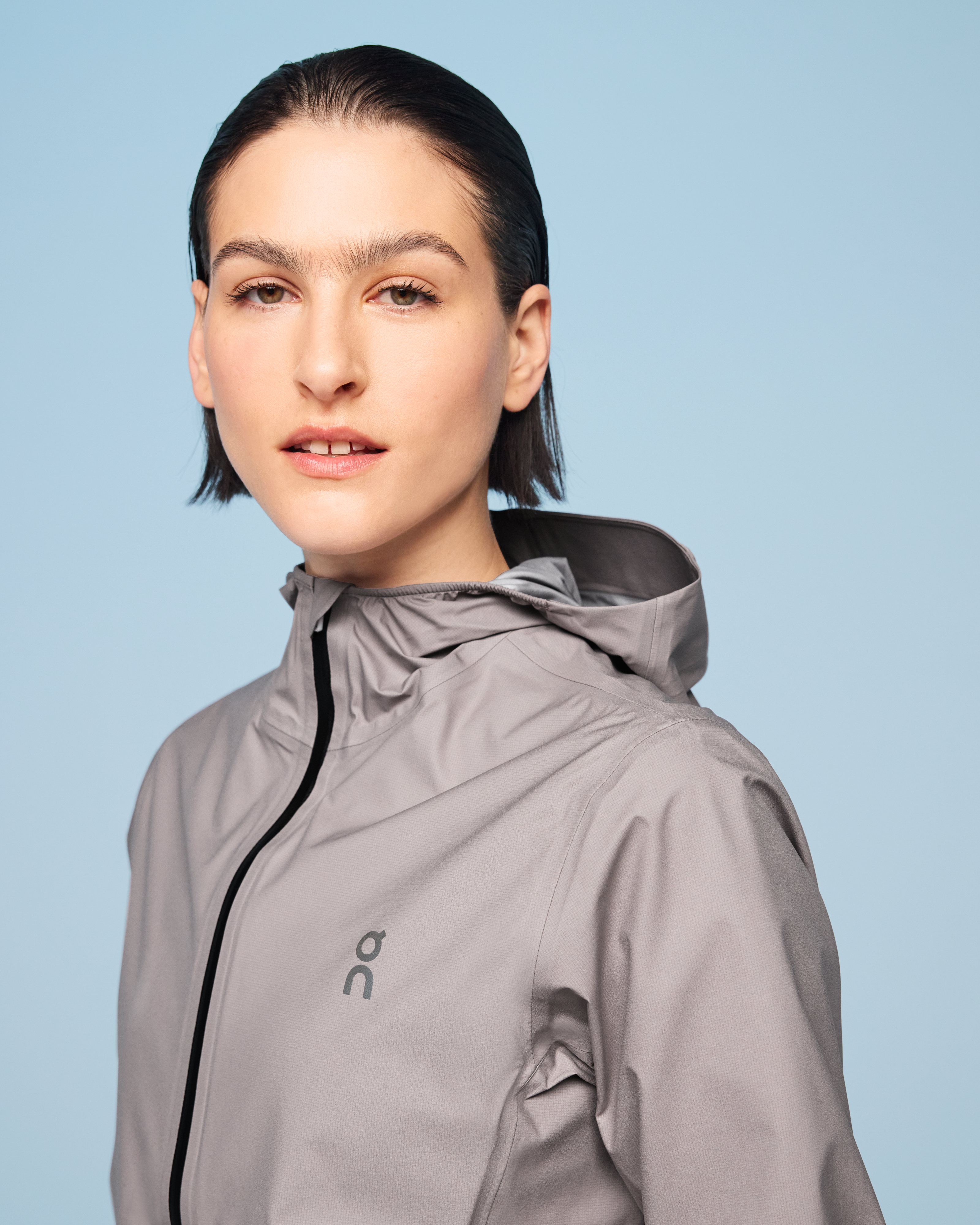 On Waterproof Anorak Zinc Femme Vestes