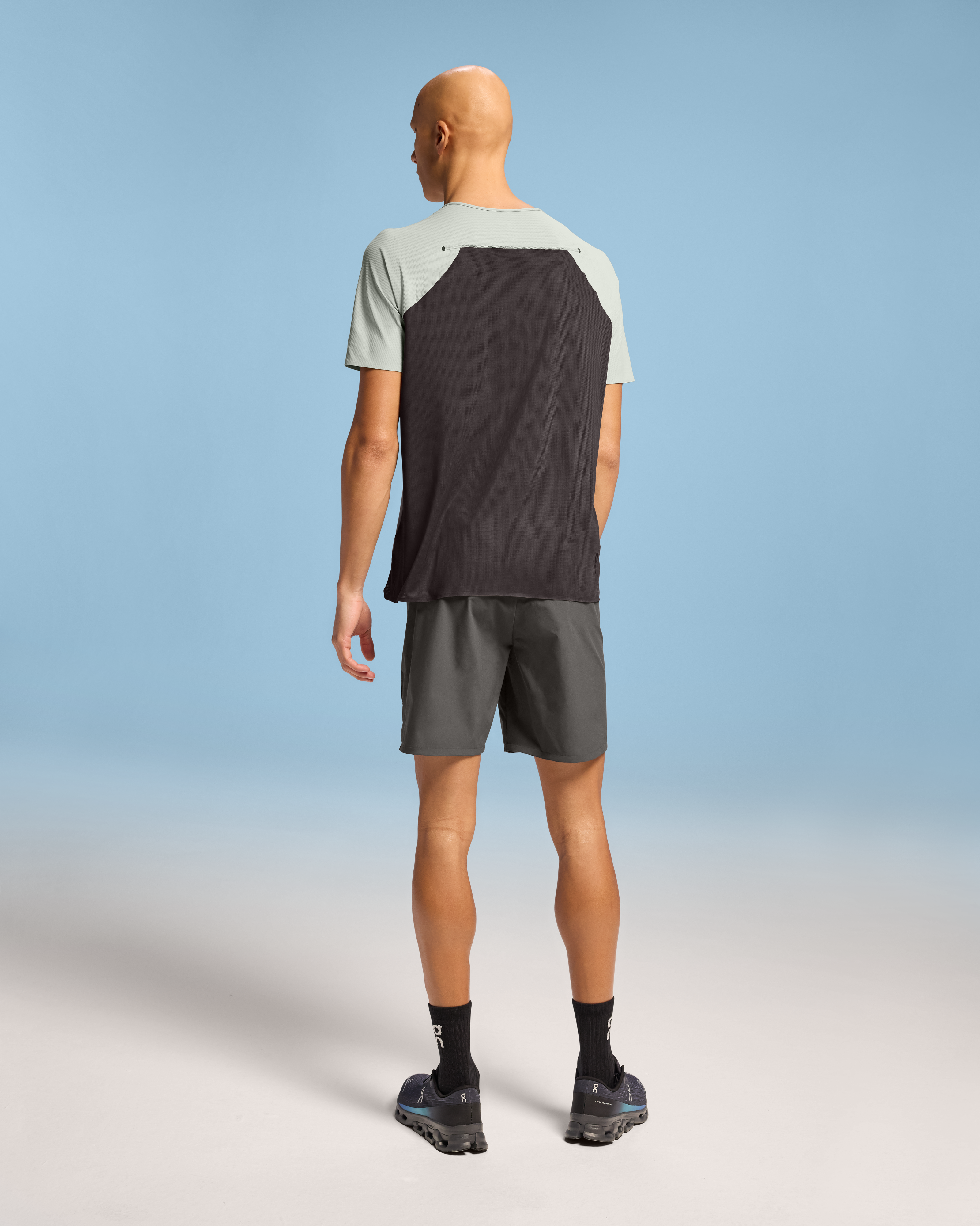 On Performance Hybrid Short Shadow Homme Shorts