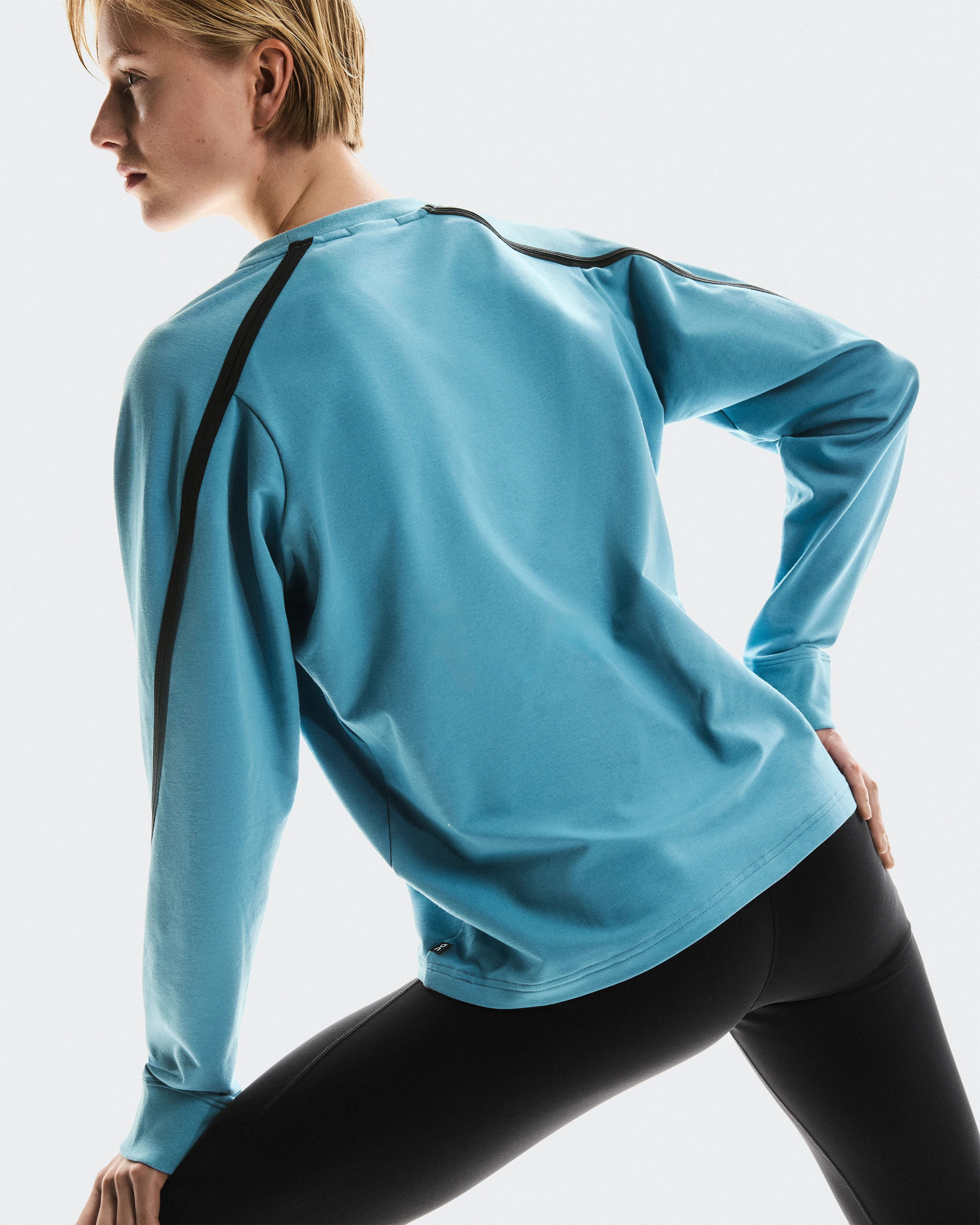 On Studio Crew Niagara Femme Sweats à capuche et sweats