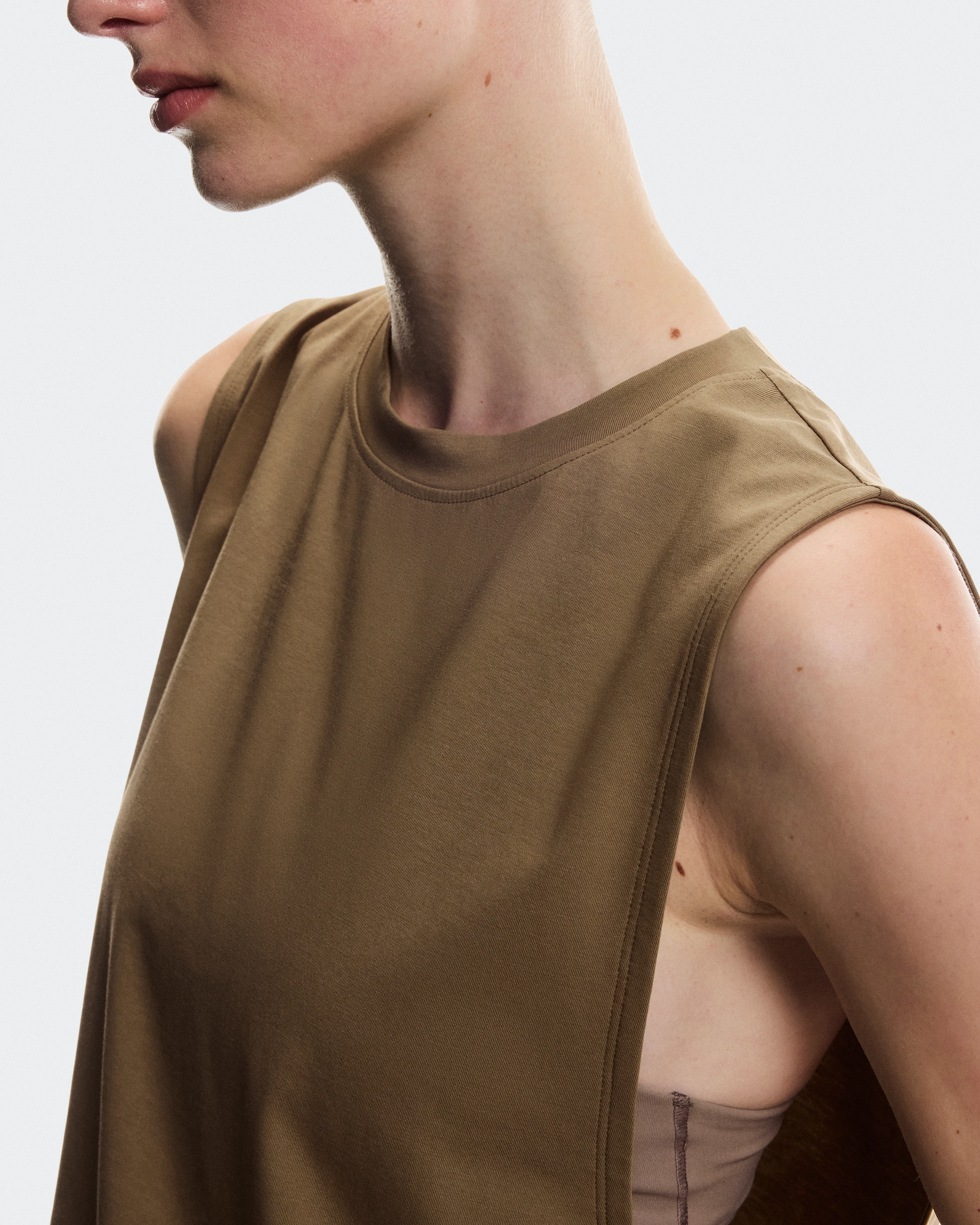 On Focus Crop Nutmeg Femme Hauts et t-shirts