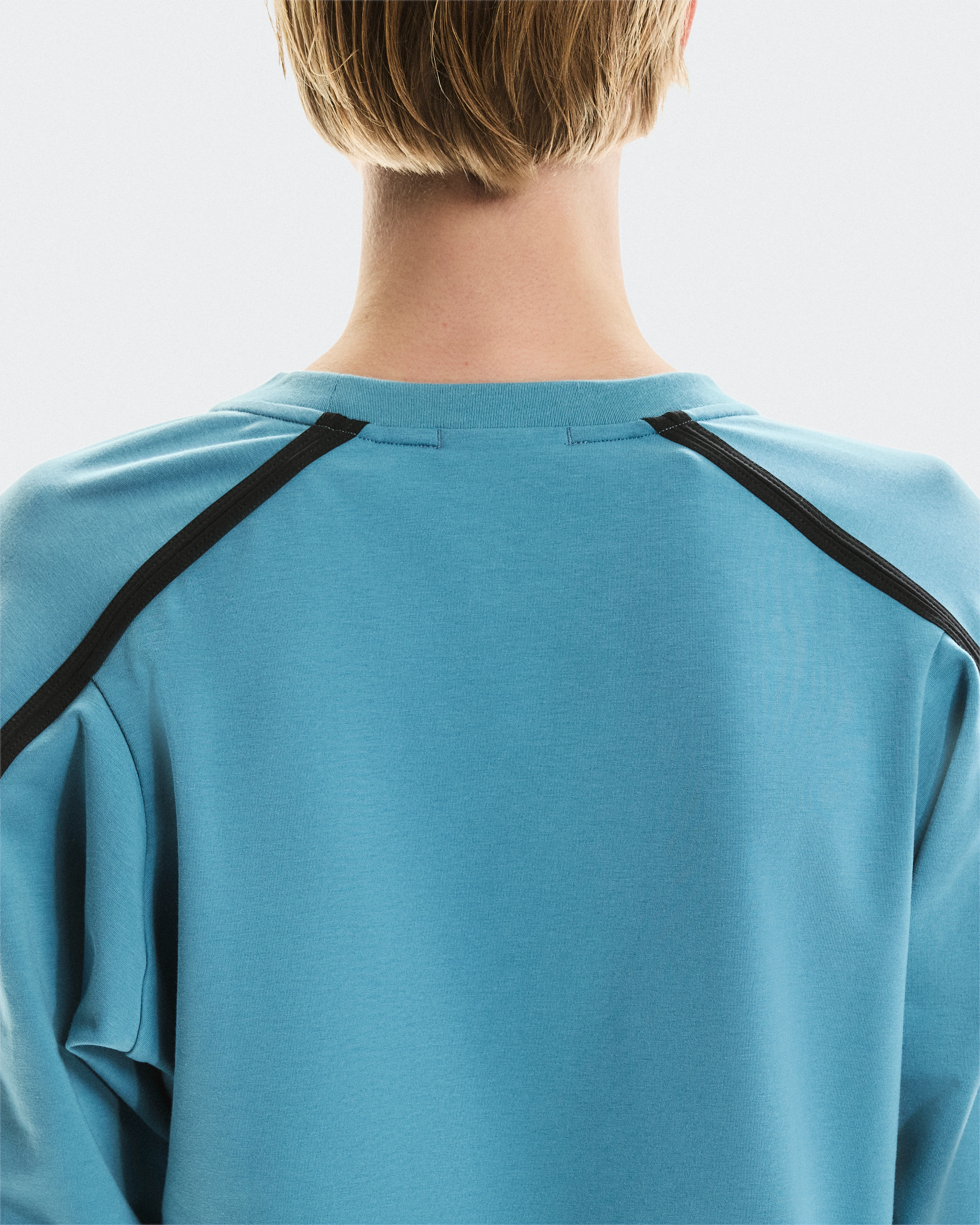 On Studio Crew Niagara Femme Sweats à capuche et sweats