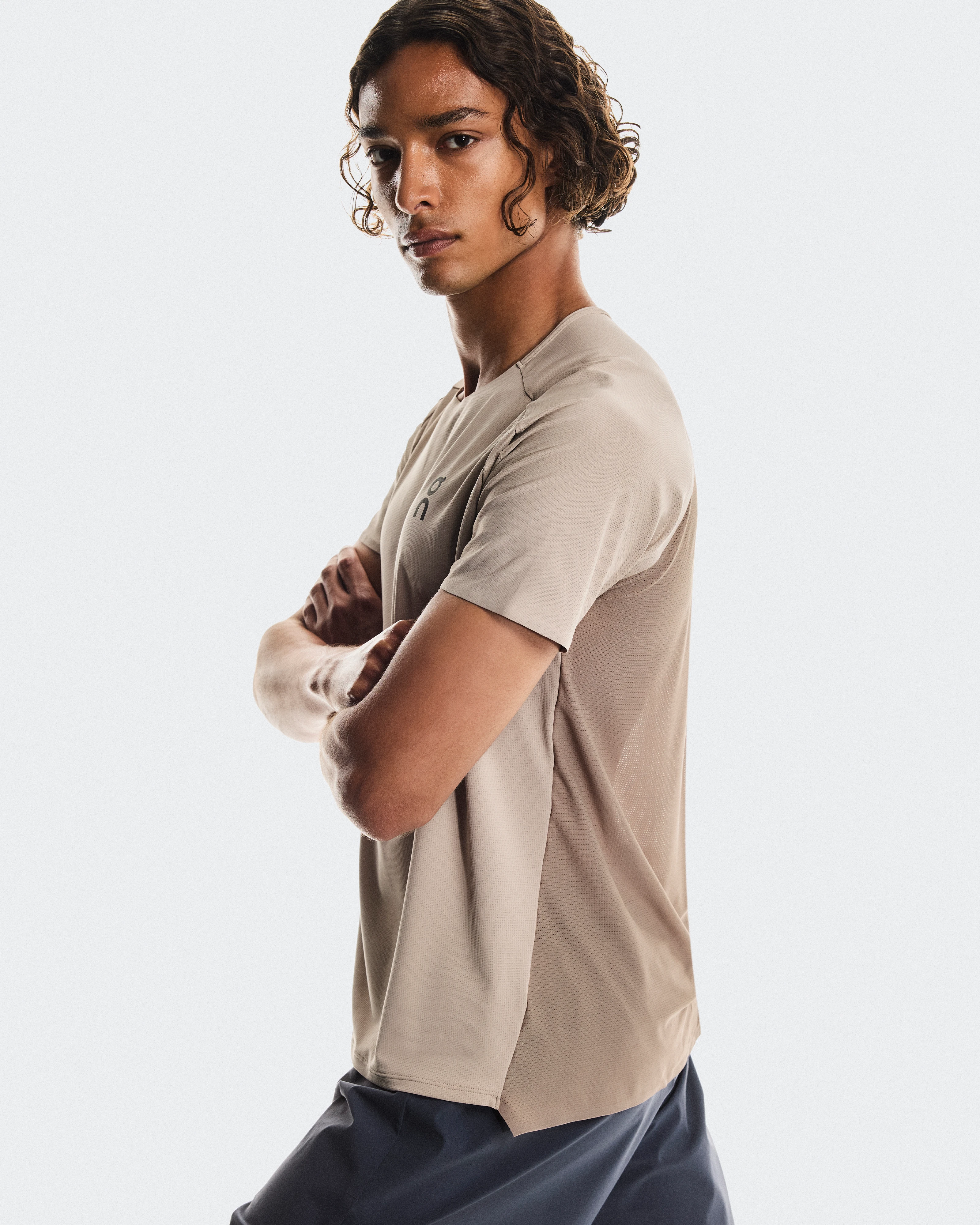 On Performance-T Desert & Cinder Homme Hauts et t-shirts